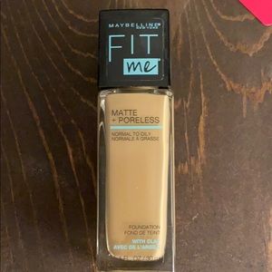 Maybeline Fit Me Matte + Poreless foundation
